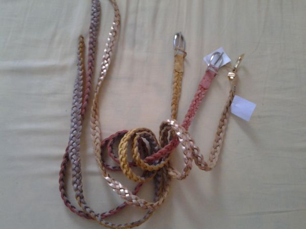 CINTOS EM COURO FEMININO TRANÇADO