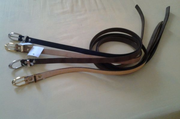 CINTOS EM COURO LISO FEMININO